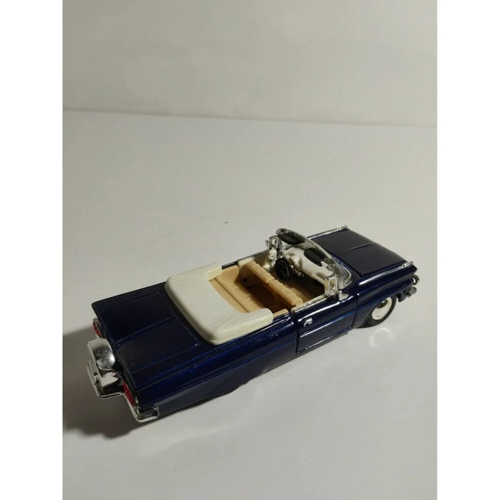 Signature models SS5721 1959 CHEVROLET IMPALA 1:32 Scale Wind Up